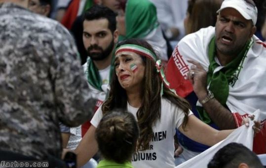 عکس های سانسوری زنان تماشاچی ایرانی در بازی والیبال ایران ایتالیا