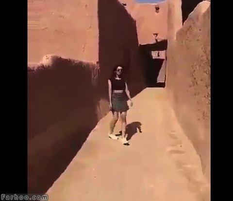 قدم زدن با دامن و تاپ khulood در اشیقر عربستان +فیلم عکس
