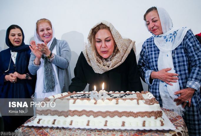 گزارشی از جشن تولد 60 سالگی مهرانه مهین‌ ترابی