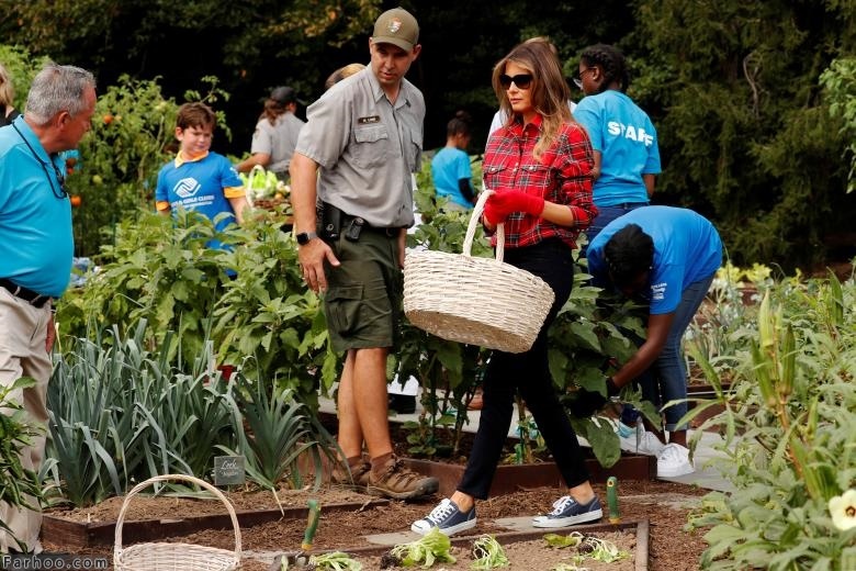 باغبانی ملانیا ترامپ در باغ میشل اوباما!(7 عکس)