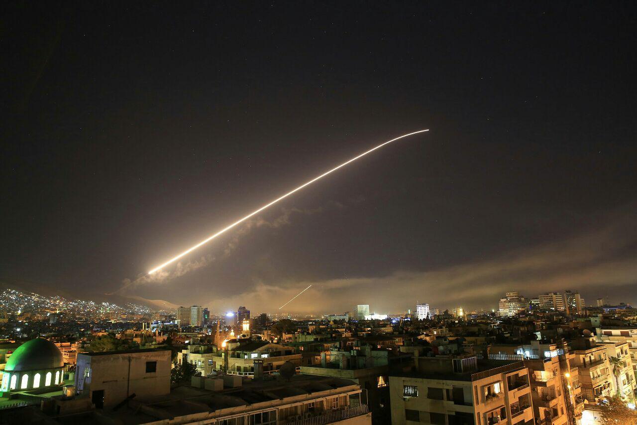 حمله هوایی آمریکا، انگلیس و فرانسه به سوریه/ اوضاع در دمشق عادی است
