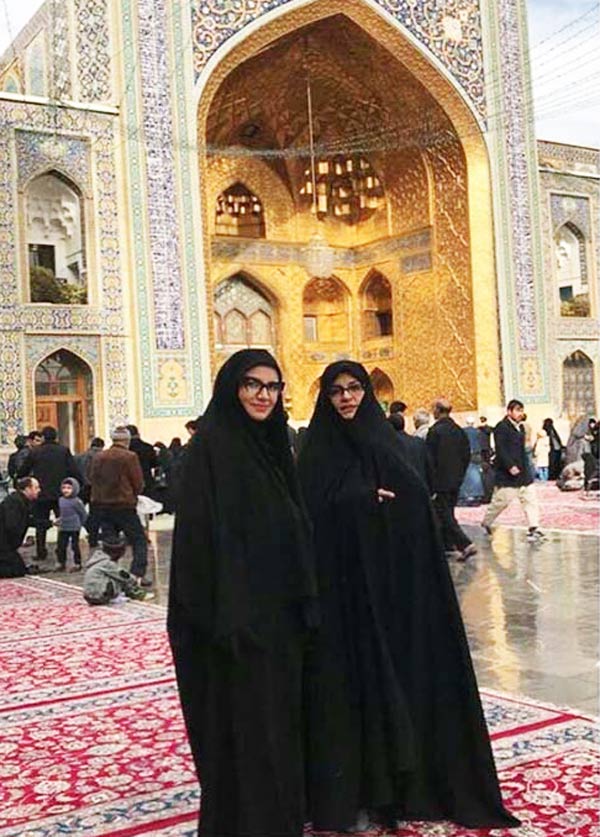 مریلا زارعی و ملیکا زارعی در مشهد مقدس