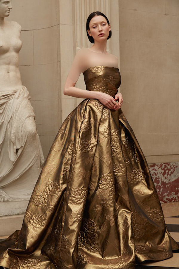 لباس مجلسی دکلته طلایی