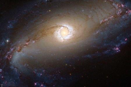 تصاویری زیبا از دورترین کهکشان های جهان