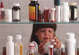 علائم مسمومیت بعد از خوردن مواد شوینده توسط کودک