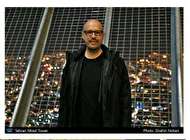 موسیقی‌دان سرشناس آلمانی با برج آزادی عکس یادگاری گرفت