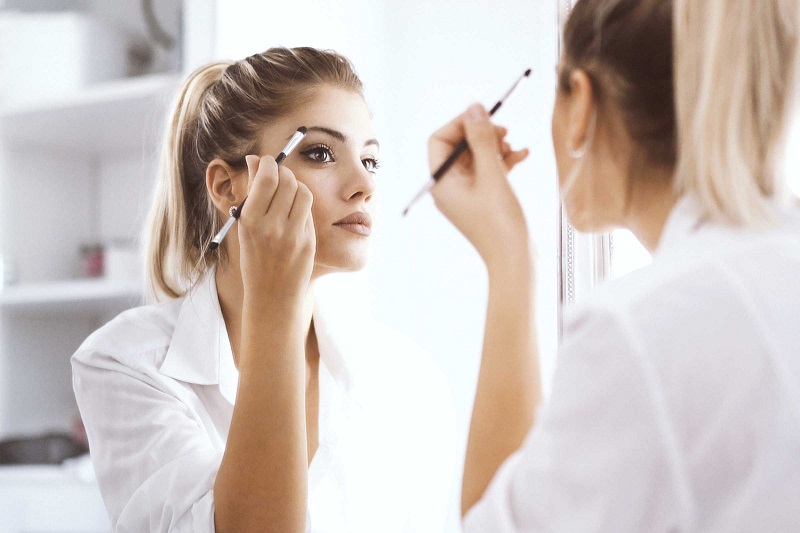 08-makeup-rules-you-should-know-by-the-time-youre-40